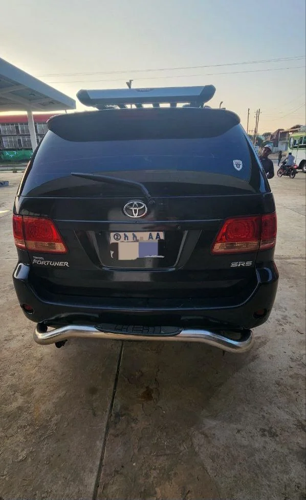 2006 Model-Toyota Fortuner