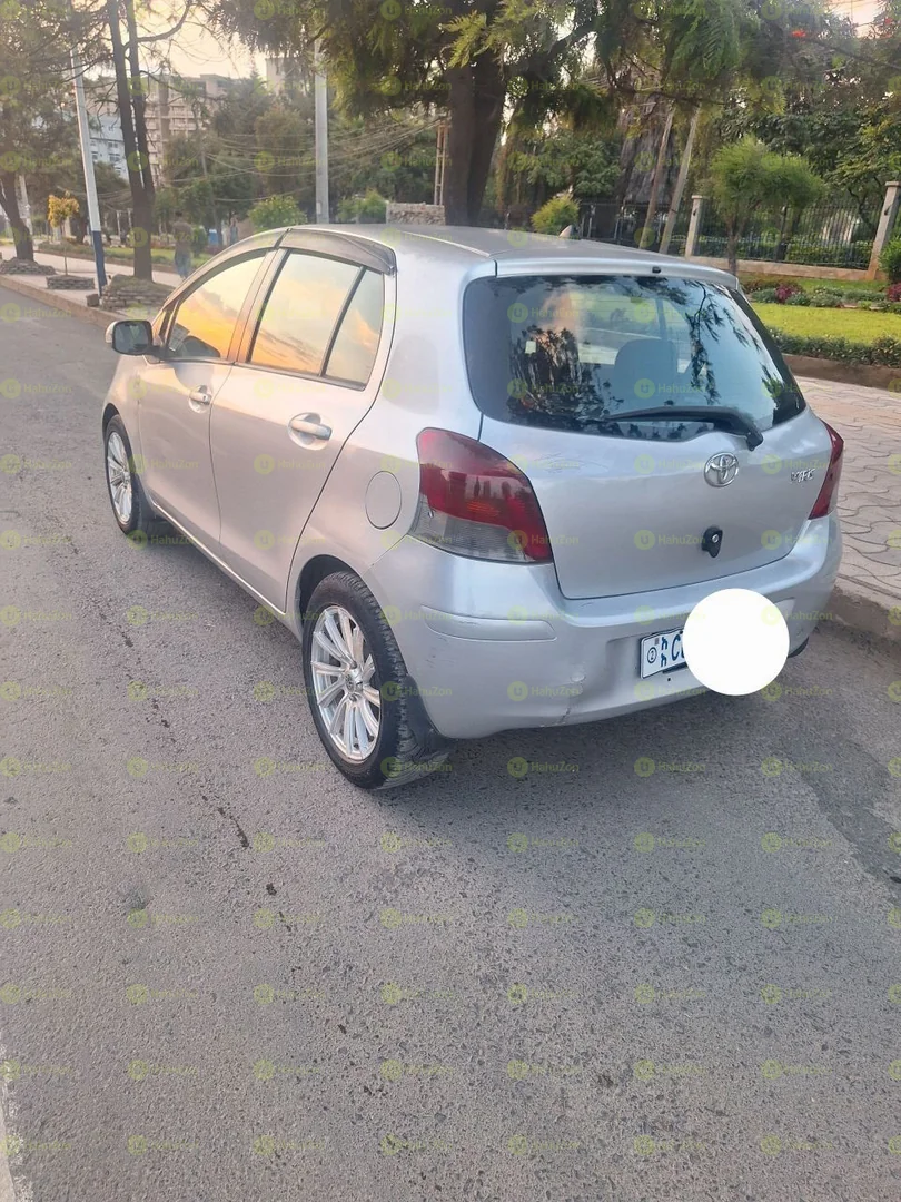 2008 Model-Toyota Yaris Compact