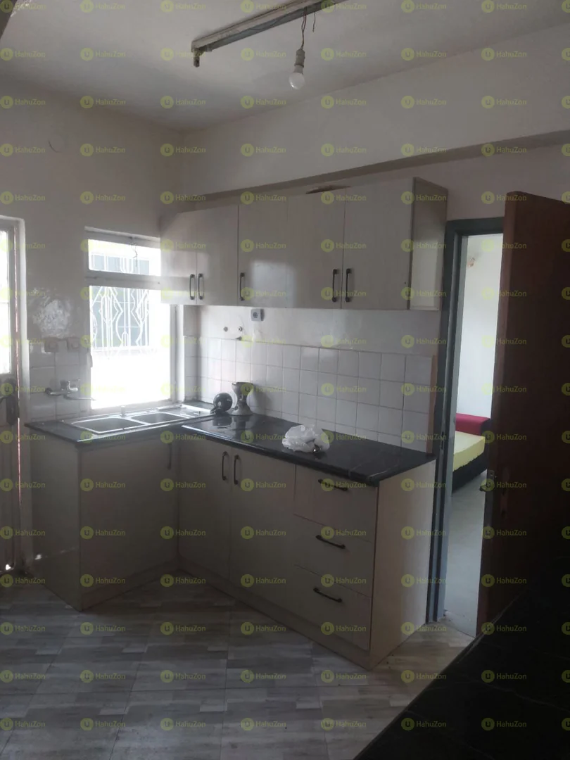 300 ካሬ የሚሸጥ G+1 ቤት በአያት ዞን