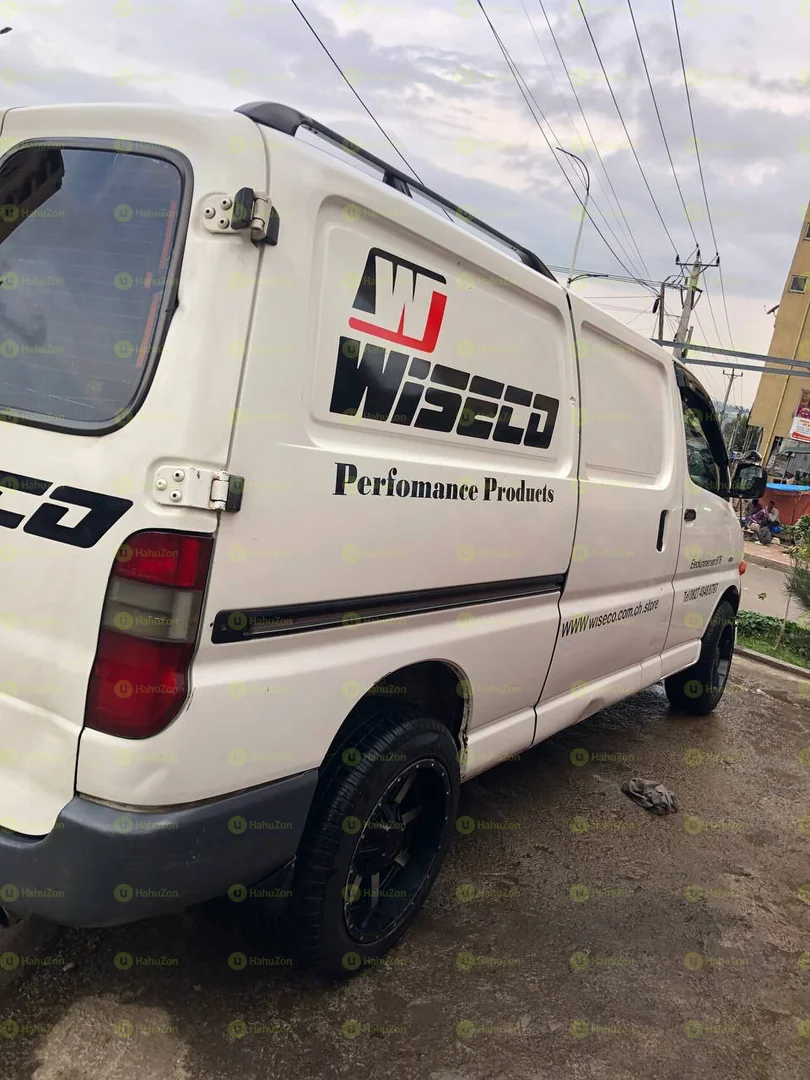 2005 Model-Toyota Hiace Dolphin