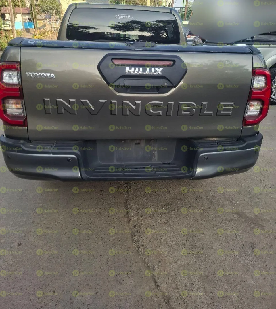 2022 Model-Toyota Hilux Invincible