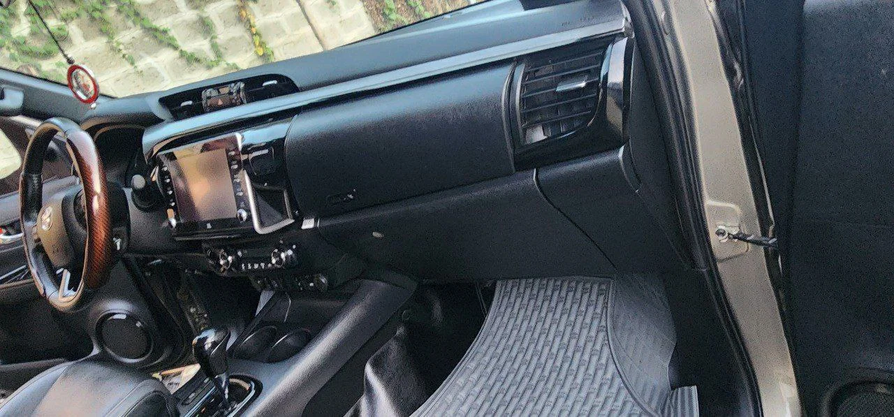 2022 Model-Toyota Hilux Invincible