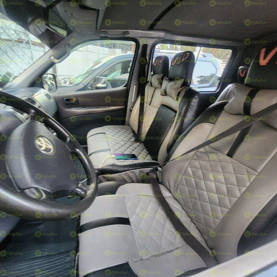 2010 Model-Toyota Hiace Dolphin