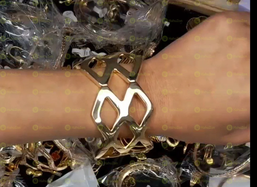 የእጅ እንባር ጌጥ