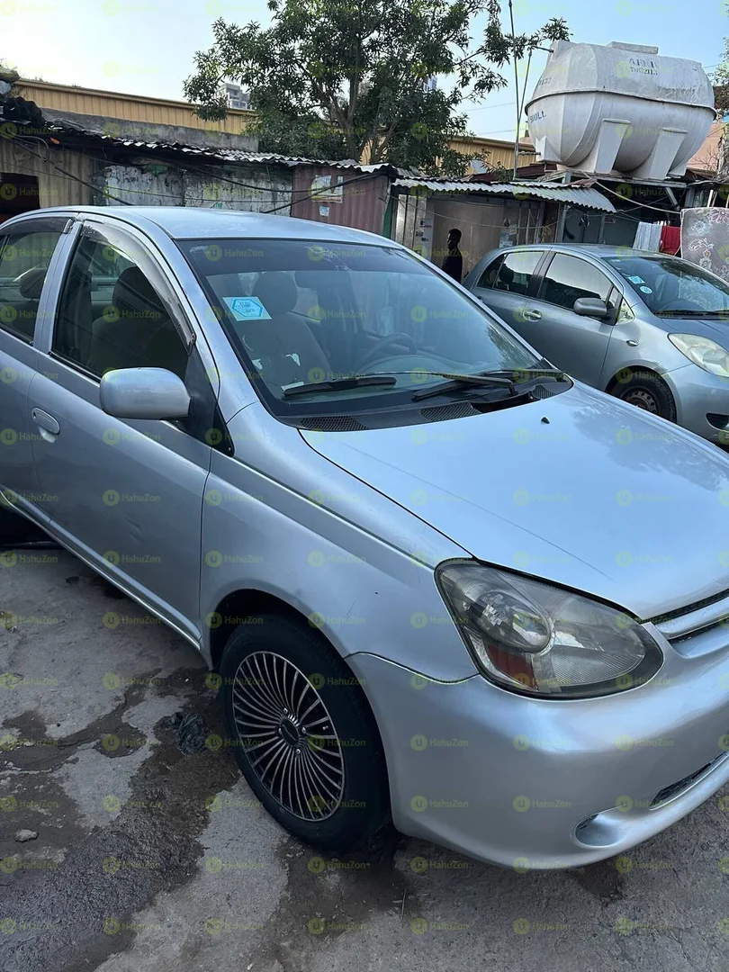 2005 Model-Toyota Platz