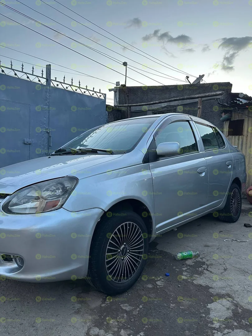 2005 Model-Toyota Platz