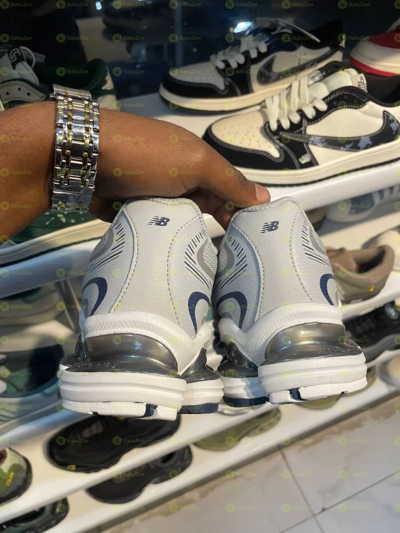 New Balance 2000 Men's Shoes