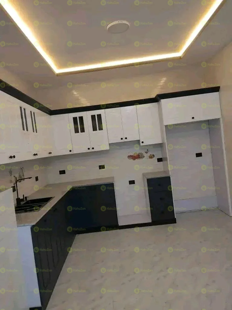 250 ካሬ የሚሸጥ G+2  ቤት በአያት ዞን