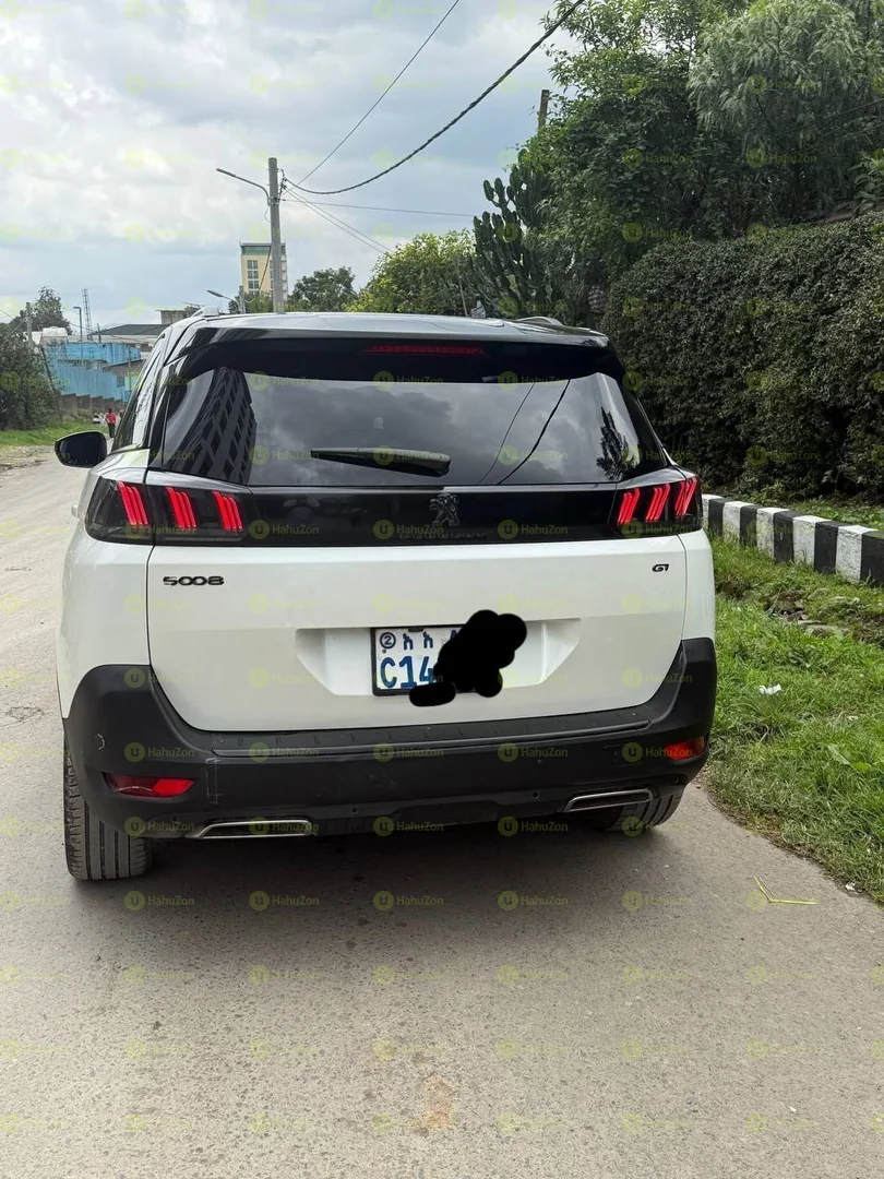 2022 Model-Peugeot 5008 GT Line