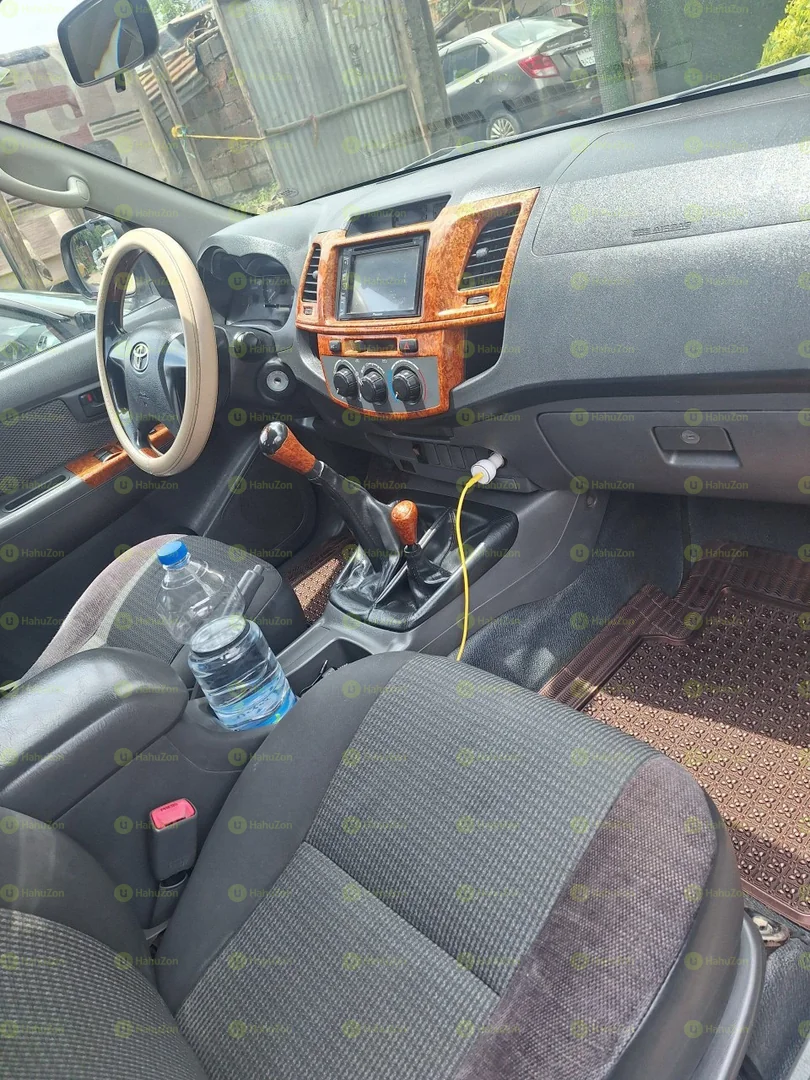 2013 Model-Toyota Hilux