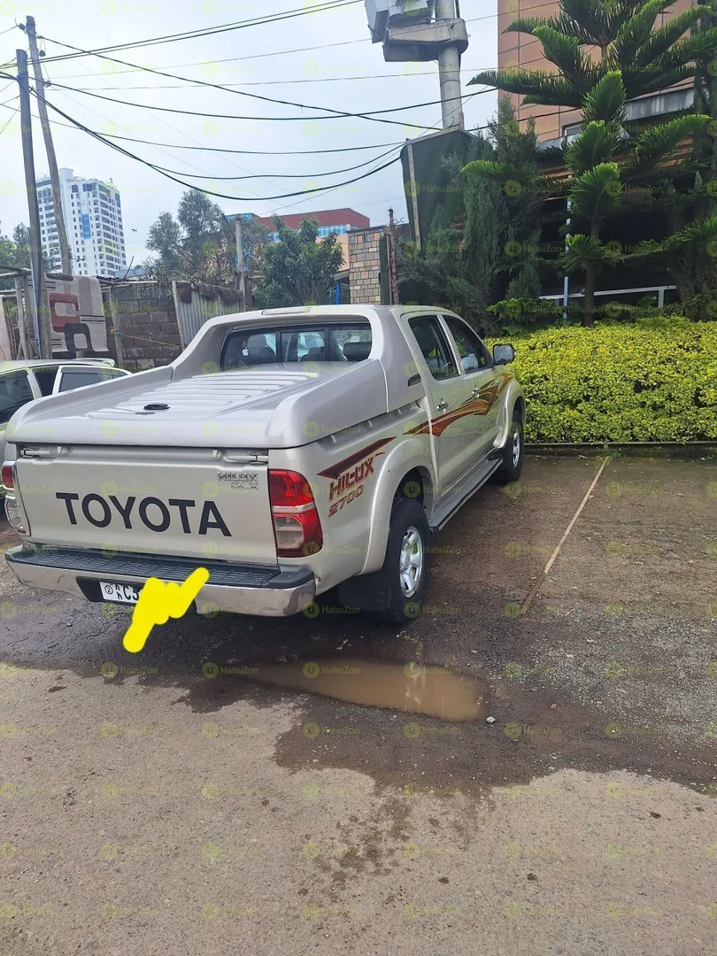 2013 Model-Toyota Hilux