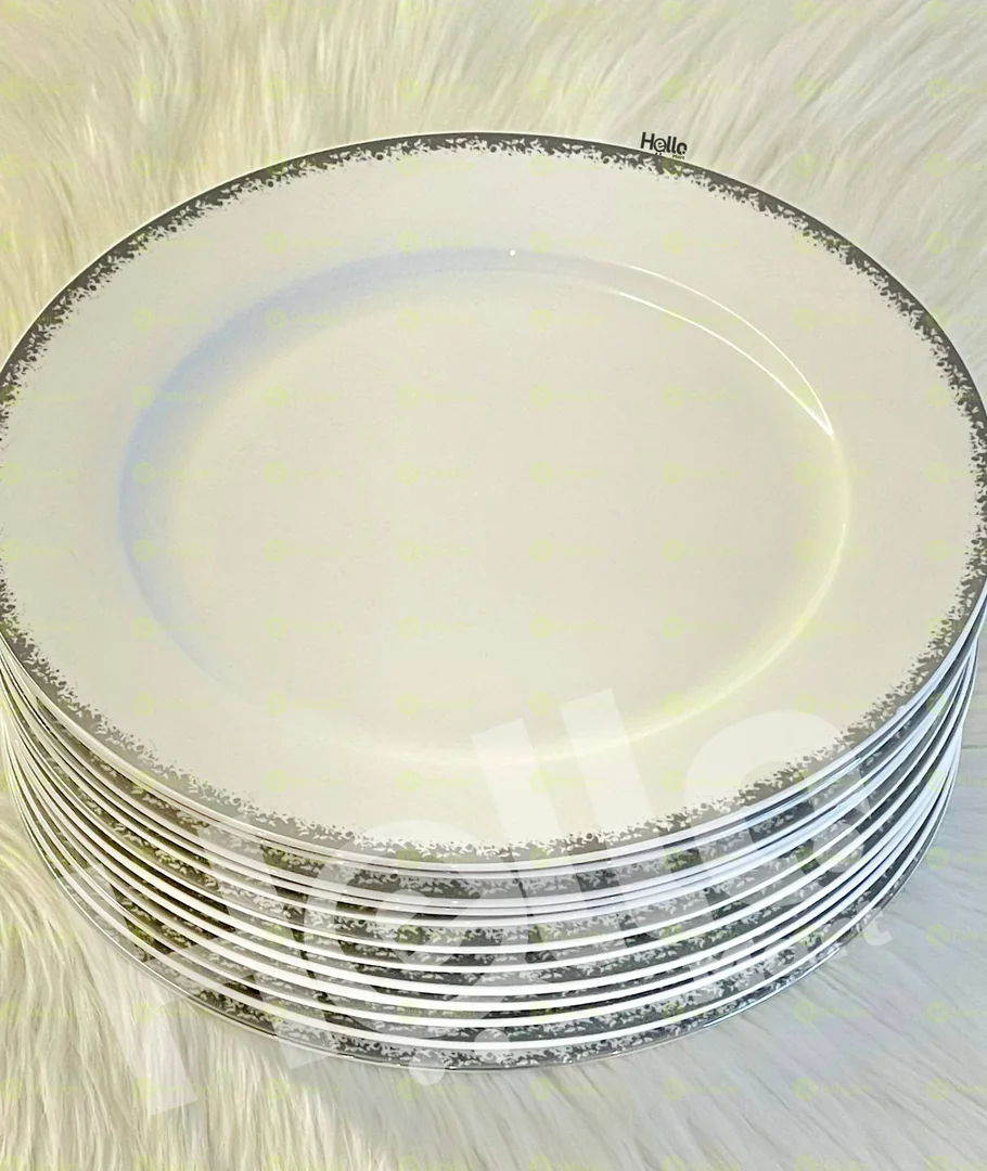 ውብ የሆነ ሸክላ የመመገቢያ ሰሀን