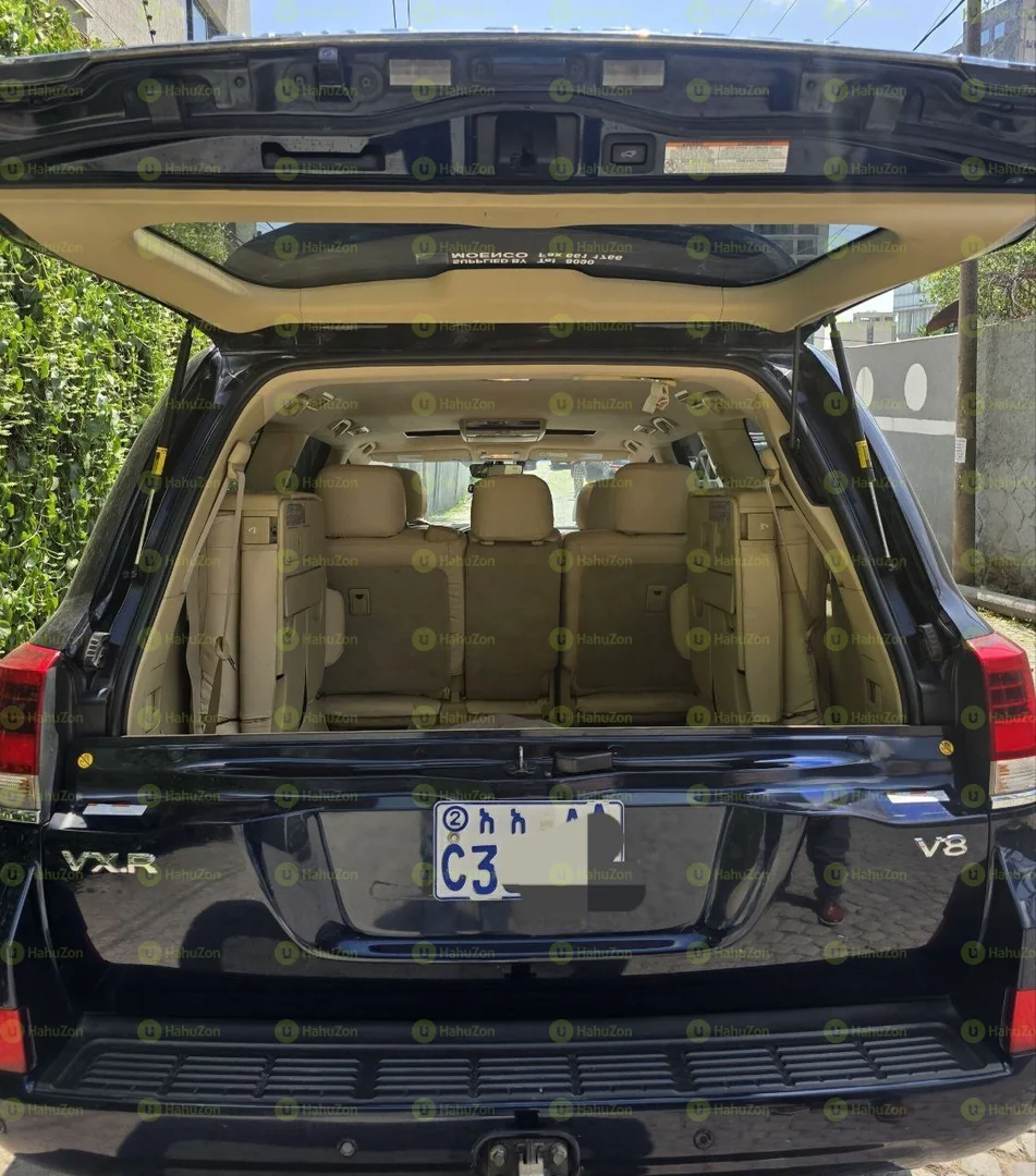 2016 Model-Toyota Land Cruiser V8 VX.R