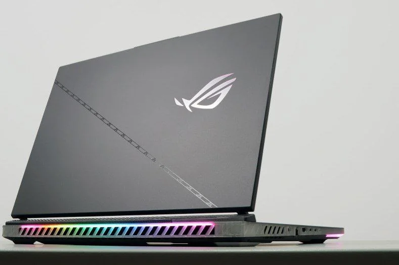 ASUS ROG Strix SCAR 18 ntel Core i9 14th Gen Gaming Laptop