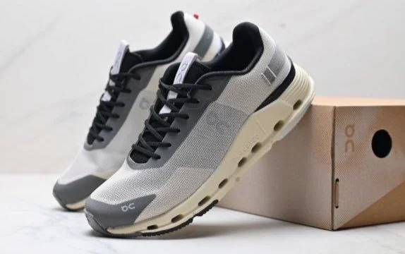 On Cloud Men's Shoes