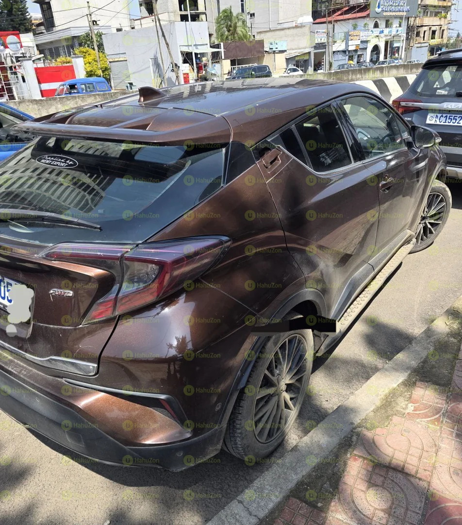 2017 Model-Toyota Ch-R