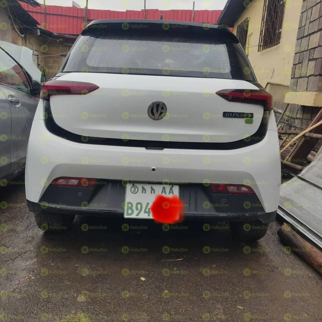 2023 Model-Young Xiao Xin