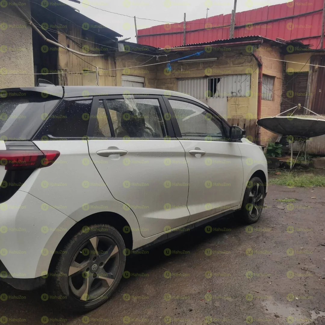 2023 Model-Young Xiao Xin