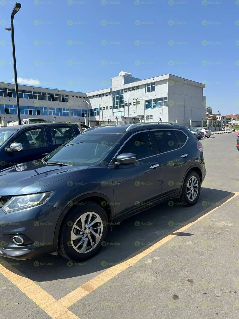 2015 Model-Nissan X Trail