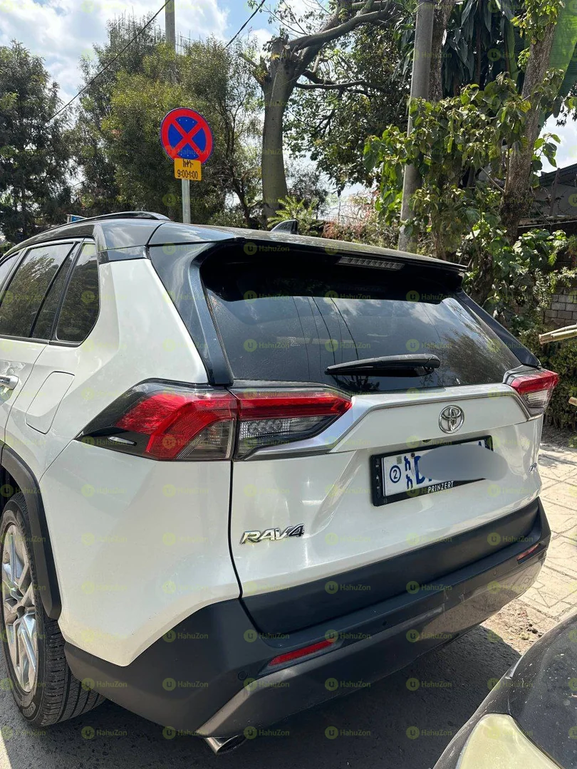 2020 Model-Toyota Rav4