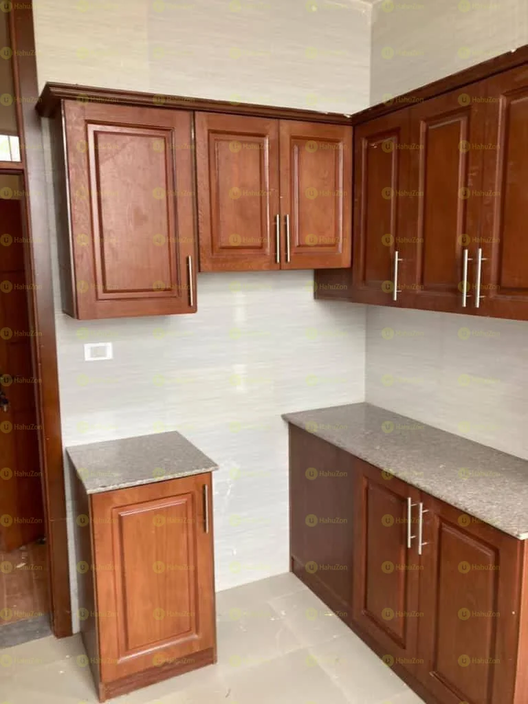 100 ካሬ የሚሸጥ G+1ቤት በሰሚት72