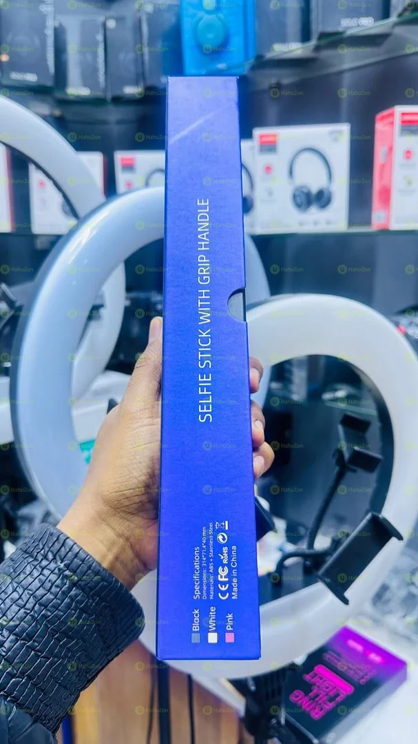 Selfie Stick With Grip Handle R16K