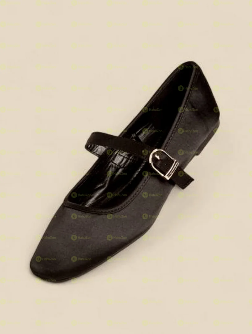 MAX  Ballerina Shoe With Buckle Slosure
