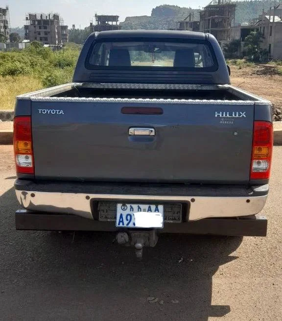 2012 Model-Toyota Hilux King Cab