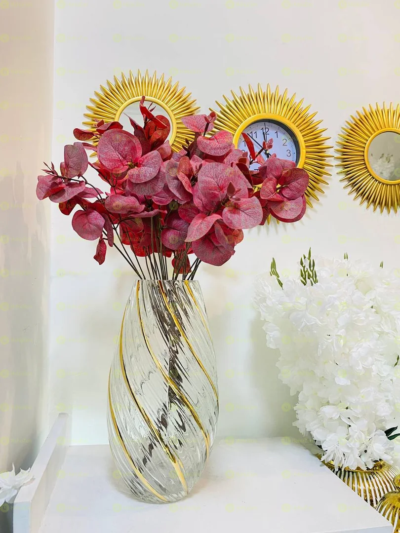 Table Center Clear Vase and Flower