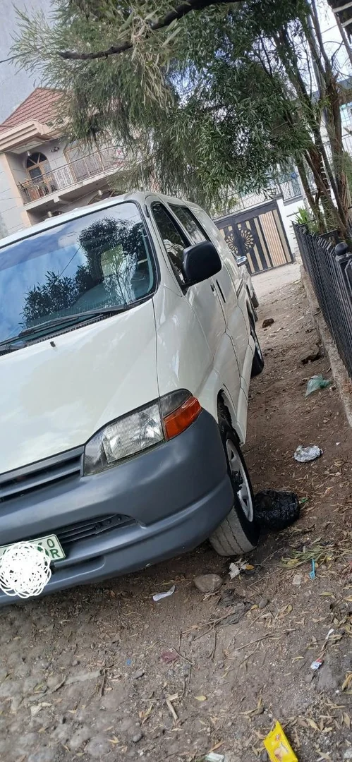 2001 Model-Toyota Dolphin