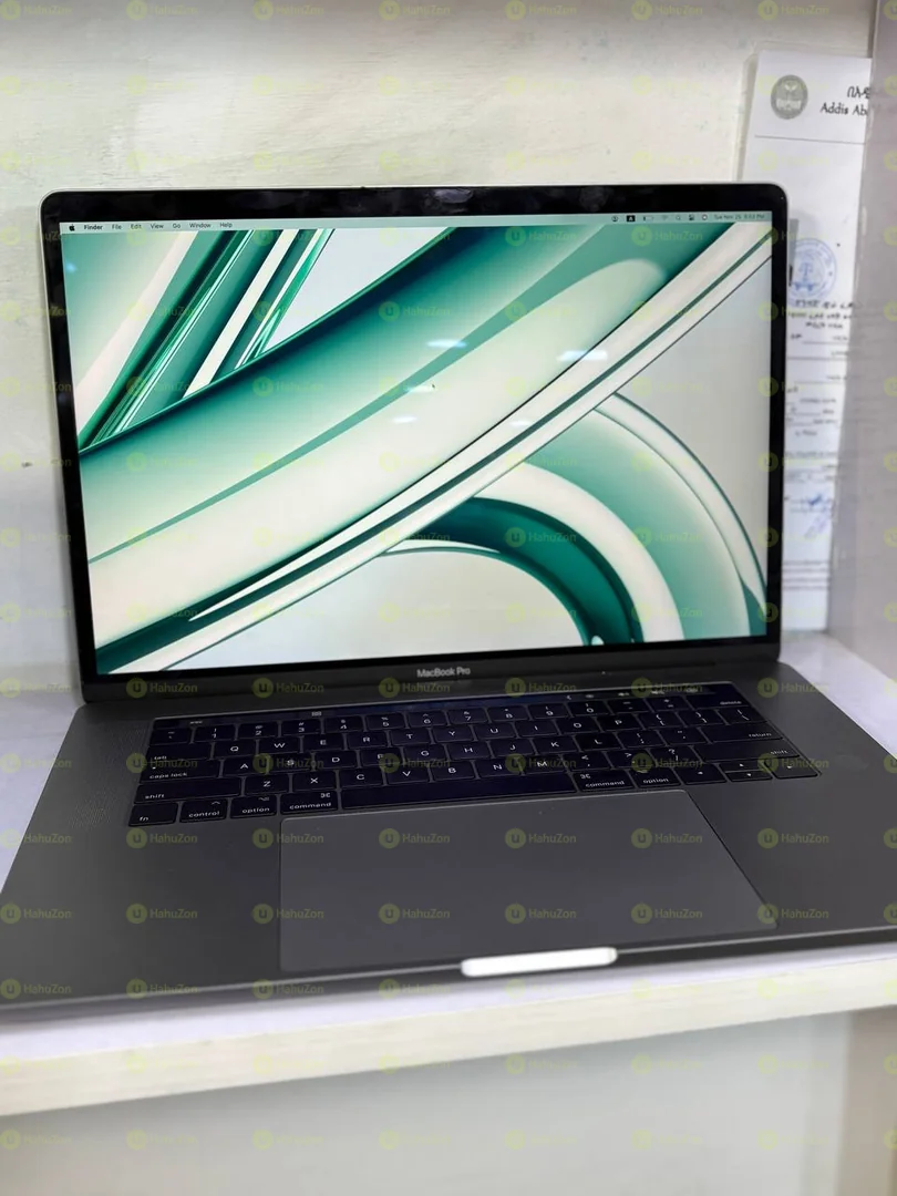 Apple Macbook Pro 2017 Intel Core i7 Laptop