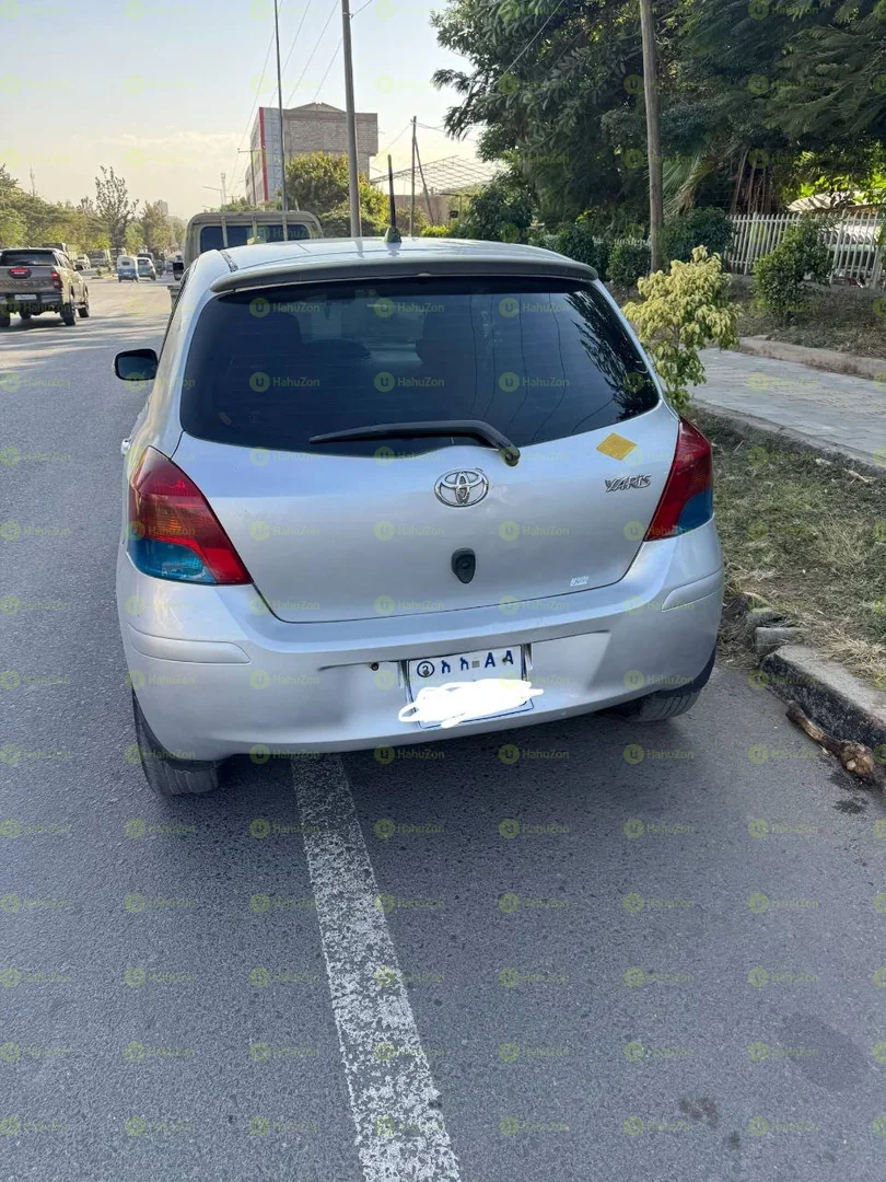 2008 Model-Toyota Yaris Compact