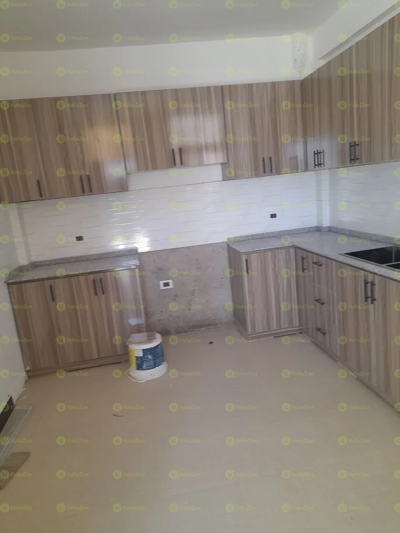 72 ካሬ የሚሸጥ G+3 ቤት በሰሚት 72