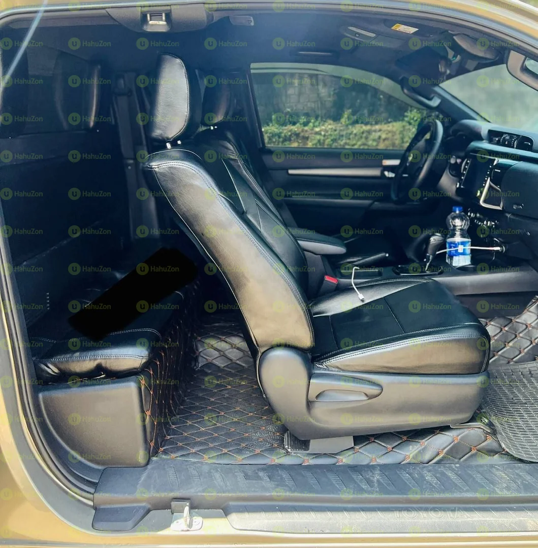 2022 Model-Toyota Hilux Invincible