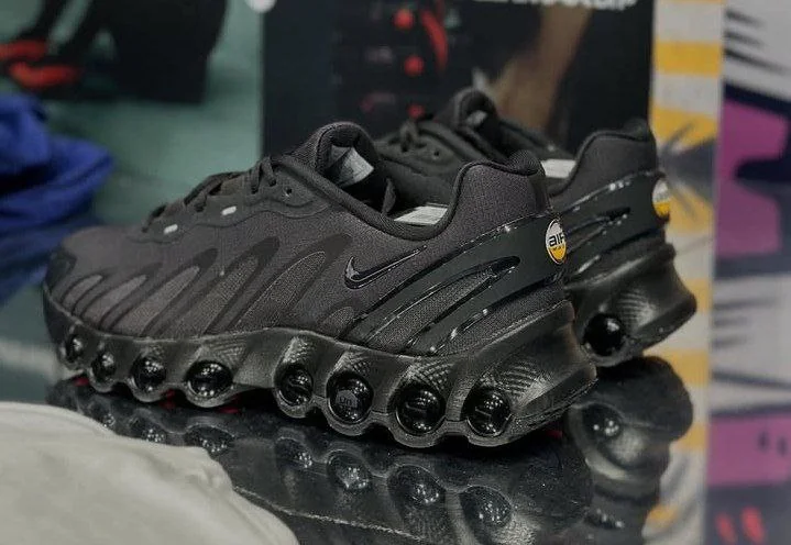 Nike Air Max DN 8 Triple Black Low Top Men's Shoes