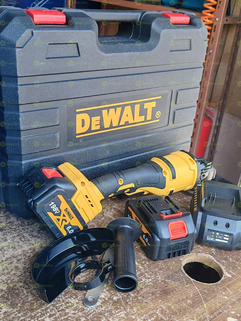 ዲዋልት ቻርጀር ግራይደር