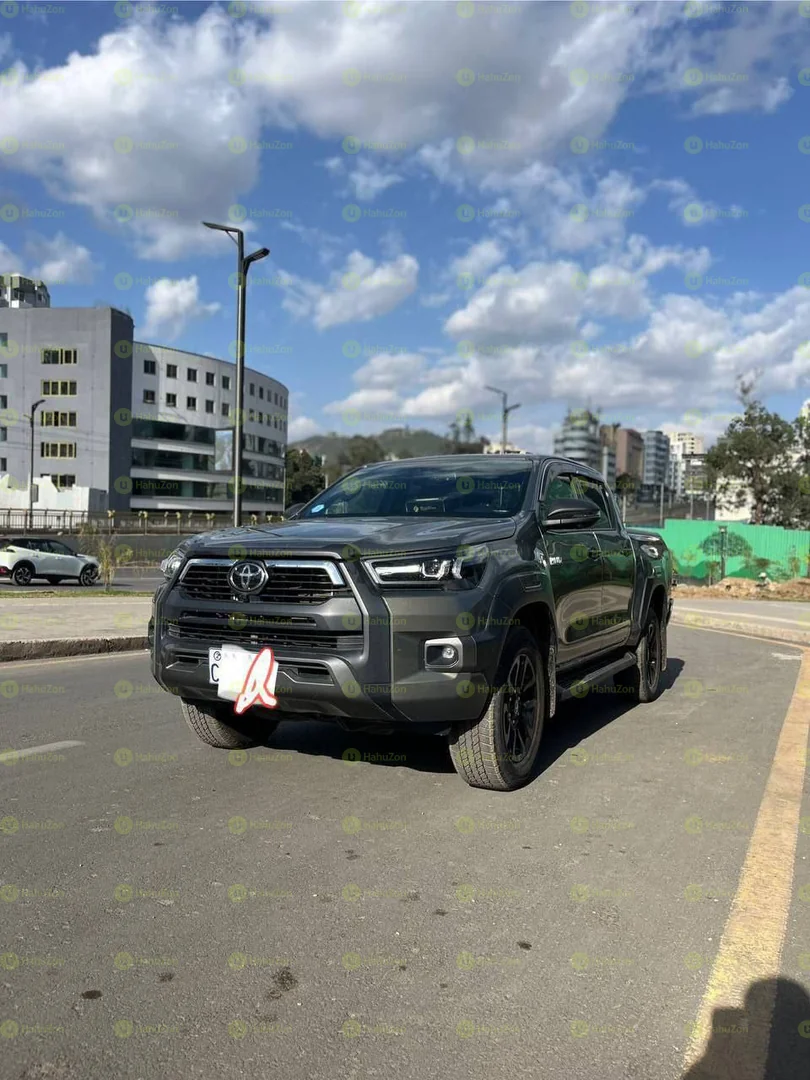 2025 Model-Hilux INVINCIBLE  Double CAB Hybrid +