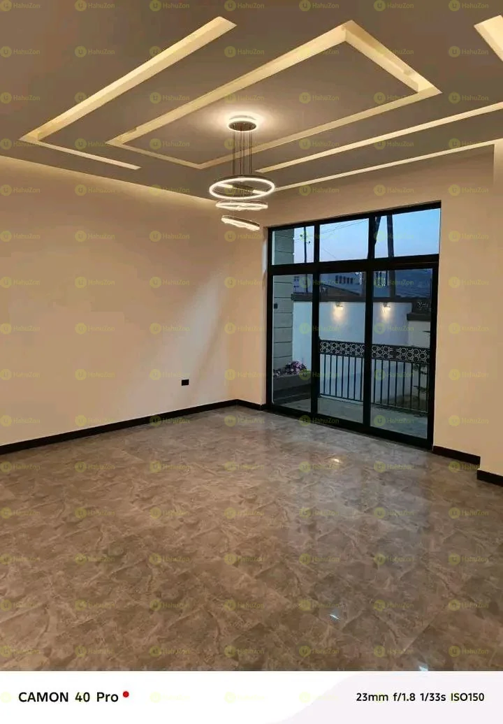 300 ካሬ የሚሸጥ ቪላ ቤት በለገጣፎ