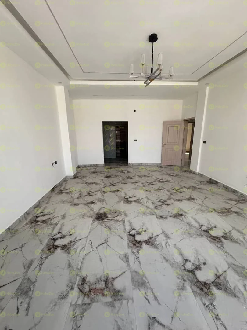 240 ካሬ የሚሸጥ G+2 ቤት በወሰን