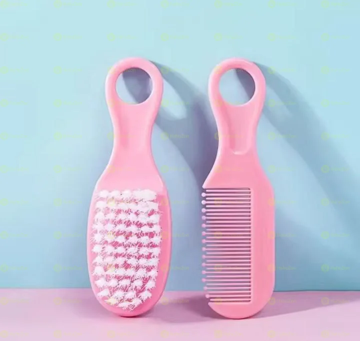 የልጆች ማበጠሪያና ብሩሽ አንድ ለይ የያዘ