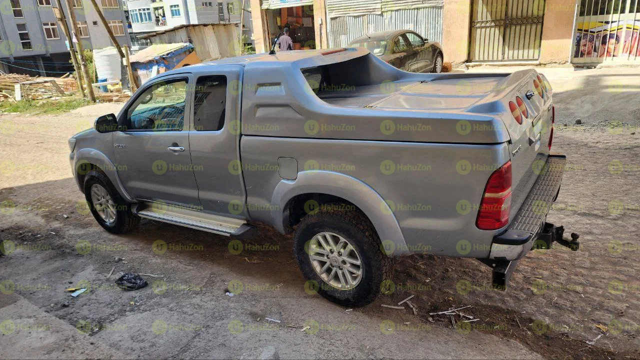 2015 Model-Toyota Hilux King Cab