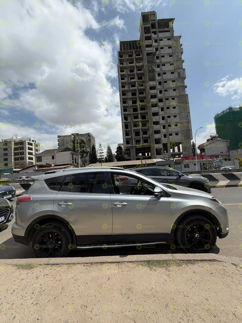 2017 Model-Toyota Rav4