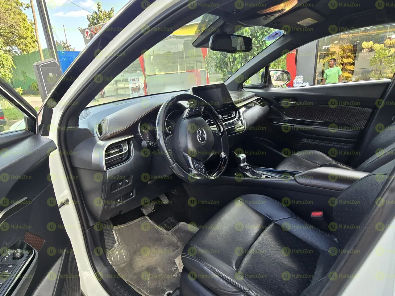 2020 Model-Toyota Ch-R