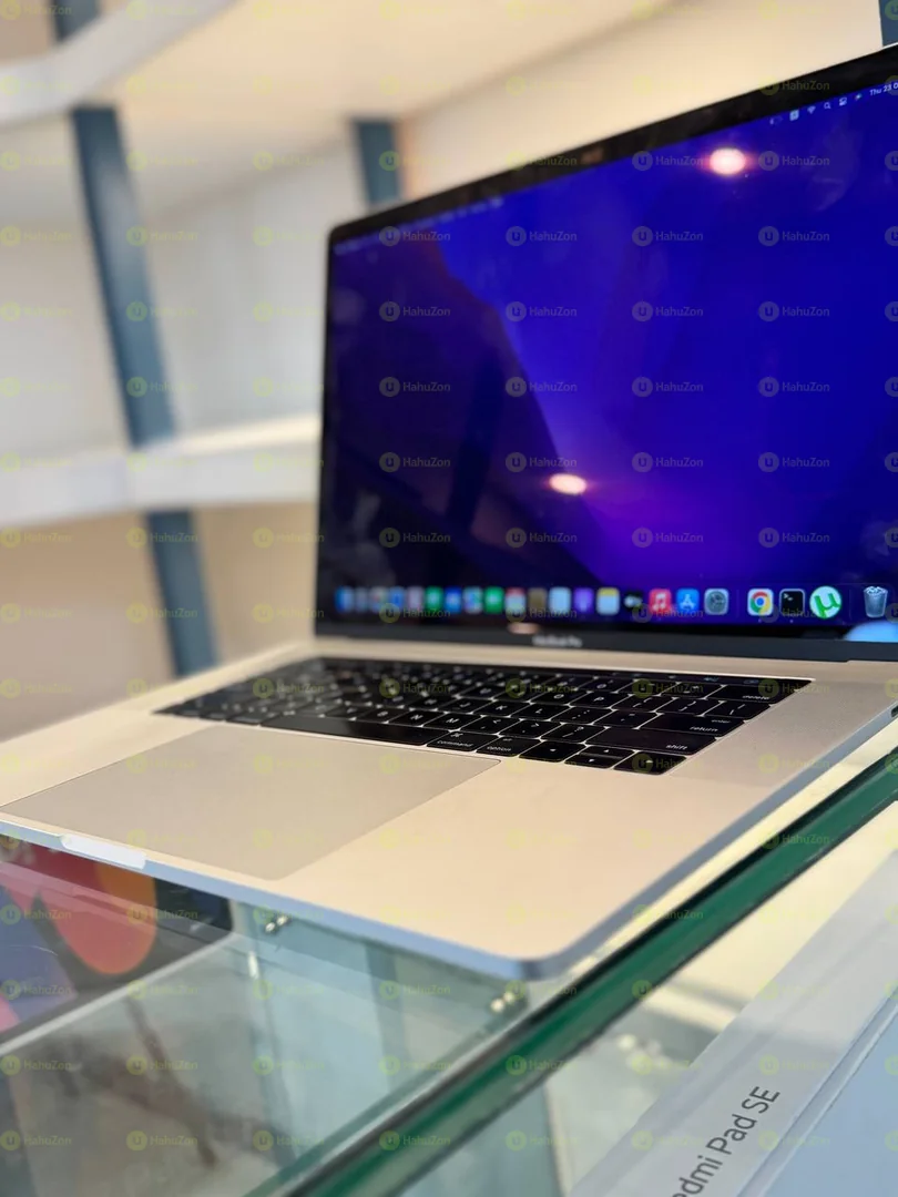 Apple MacBook Pro Intel core i7 Laptop