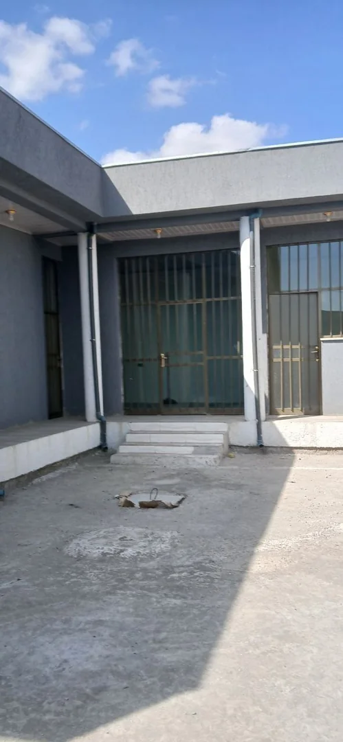 200 ካሬ የሚሸጥ ቤት በአያት