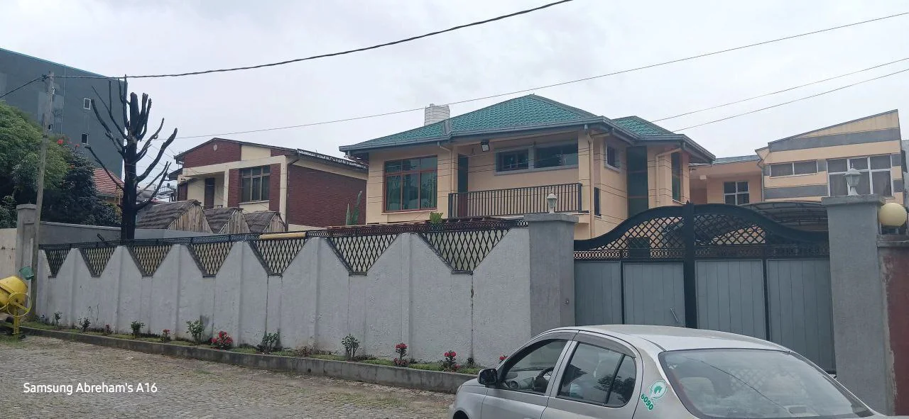 500 ካሬ የሚሸጥ G+1 ቤት በአያት