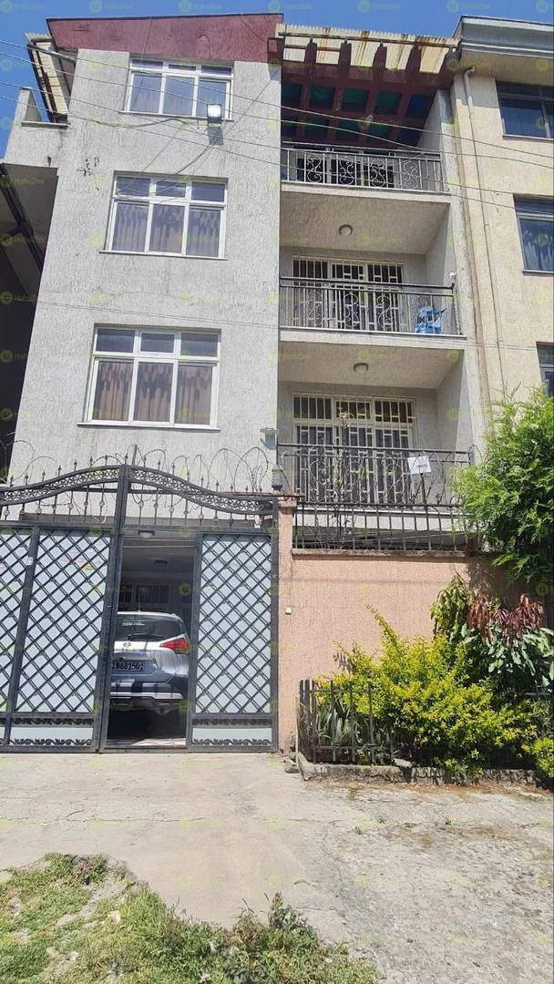 72 ካሬ የሚሸጥ ጂ+3 ቤት በሰሚት 72