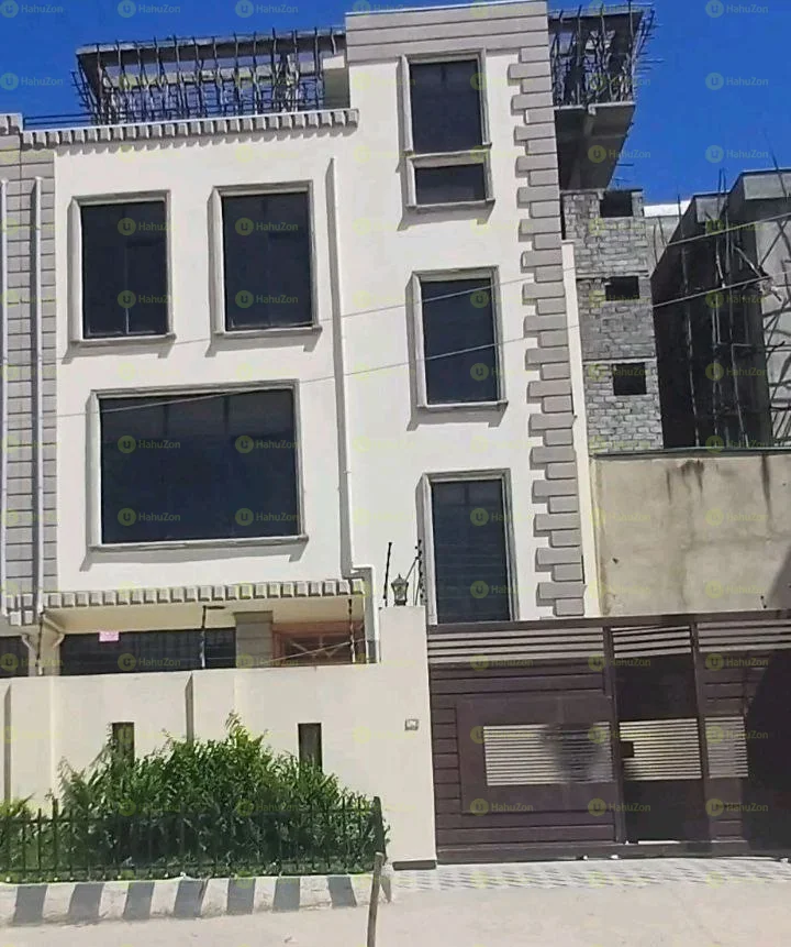 250 ካሬ የሚሸጥ ጂ+2 ቤት በሰሚት