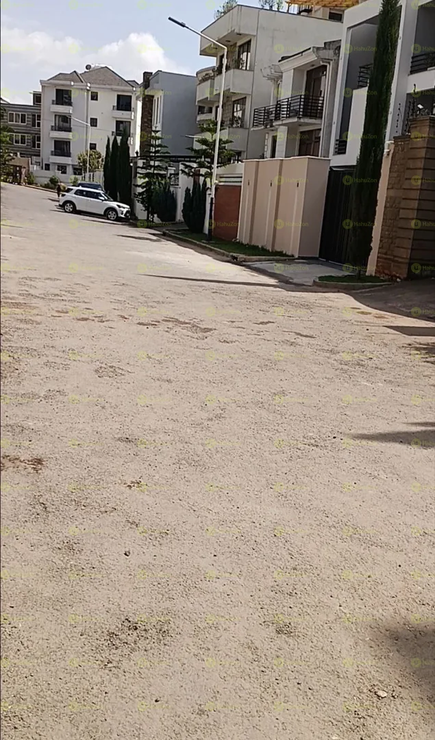 500 ካሬ የሚሸጥ B+G+4 ቅንጡ ቤት በአያት