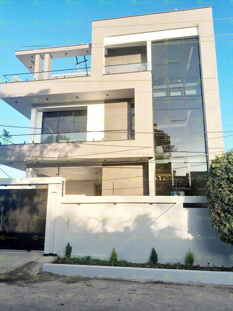 225 ካሬ የሚሸጥ ዘመናዊ G+2 መኖርያ ቤት በአያት